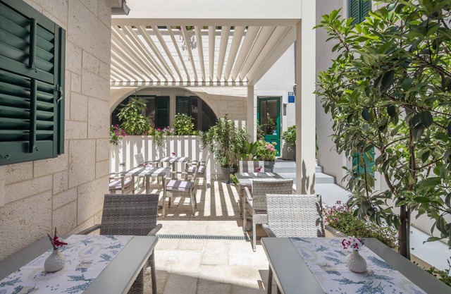 Balatura The Fine Bed & Breakfast