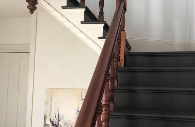 Balcom Court Guest House Loftncozy, grand, secluded