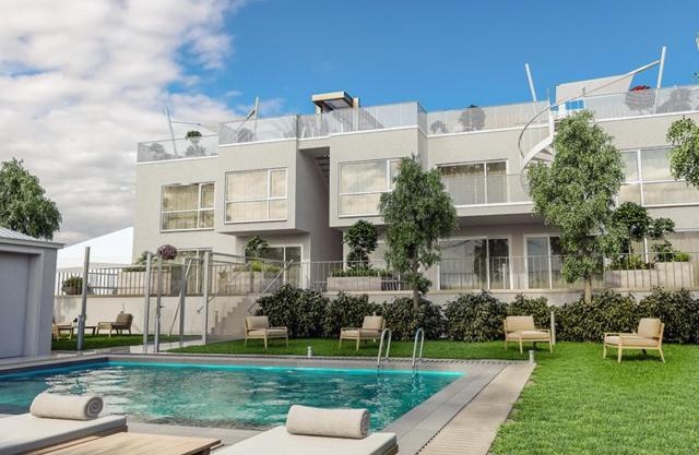 Balcony/pool/free parking garage Studio