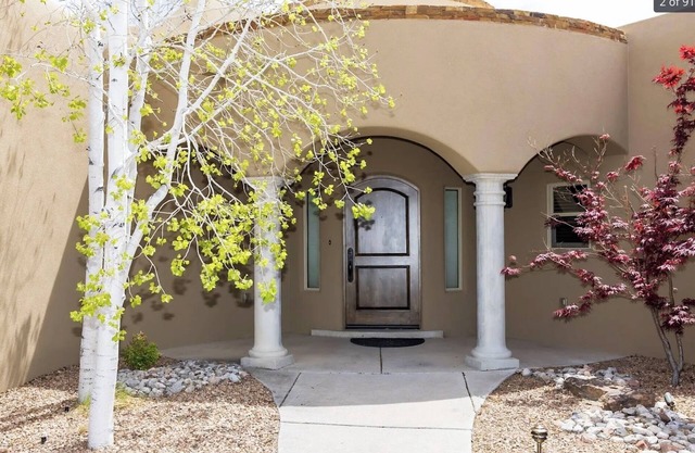 Balloon Fiesta getaway in serene North Albuquerque Acres