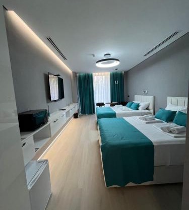 Bamboo Beach Luxury Two Queens