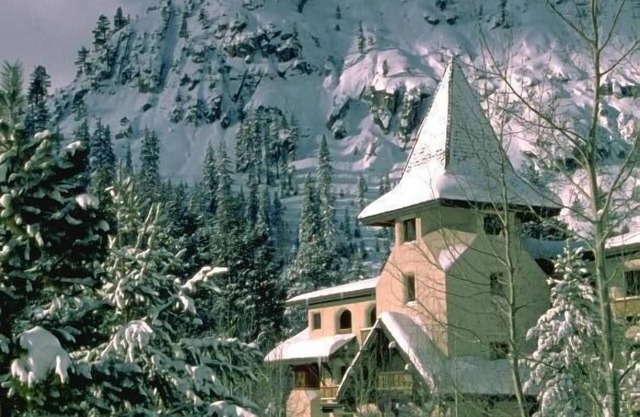 Base of Squaw Valley, Walk to Lifts & Village, Great Amenities