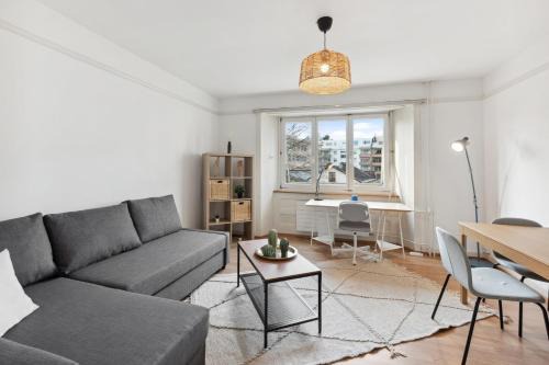 Basic 2BR Apartment with Full Kitchen