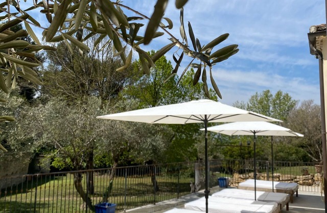 Bastide de Rhodes 18 pers. heated indoor and outdoor pool 10 minutes from Avignon