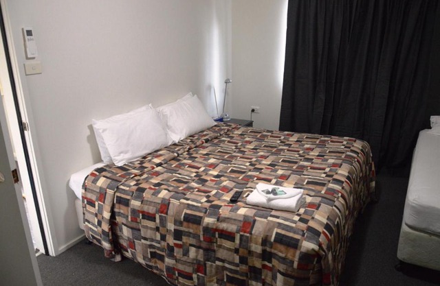 Bathurst Goldfields 4 Bedroom and 4 Ensuite Cabin 428 Conrod Straight Mount Panorama