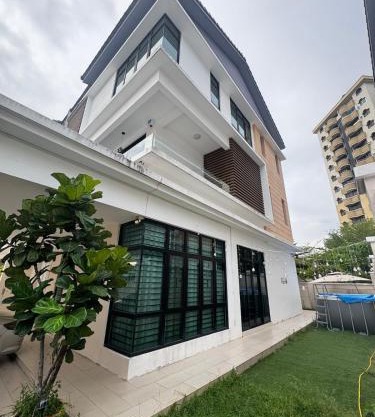 Batu Ferringhi PoolBBQ 5minBeach Night Market20pax