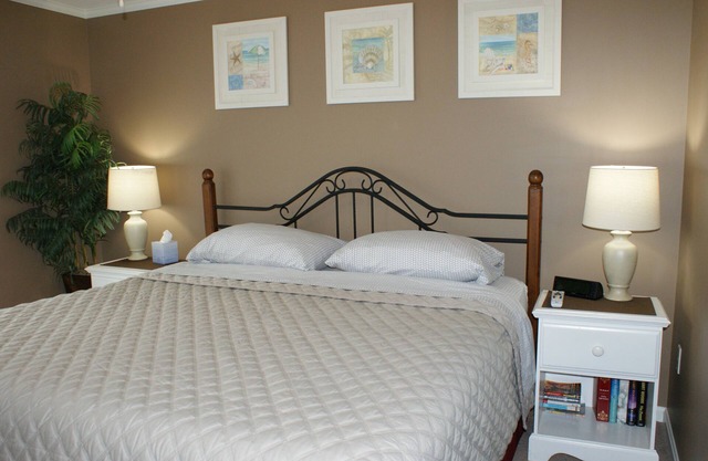 Bay Front Condo w/Pool One Block from the Beach!