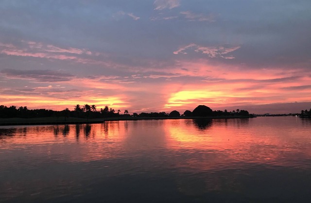 Bay Front - 'Villa La - Vue', Incredible Bay & Golf Course Views! Sleeps 15.