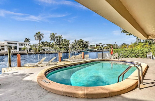 Bay Harbor Sunset Apt 4A