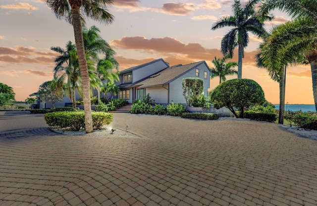 Bay House Retreat managed by Beach Retreats FL Anna Maria Island