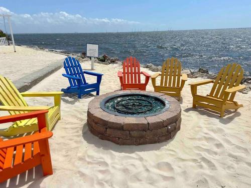 Bayfront 2BR Condo at Sailport