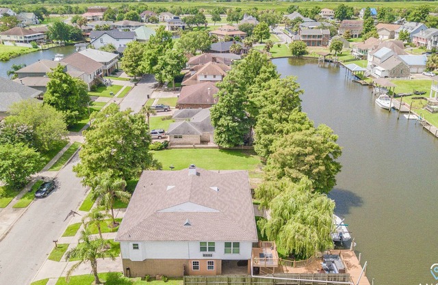 Bayou Waterfront | Games Room | Monthly Discount