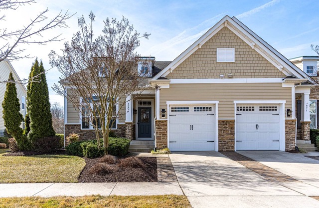 Bayside Resort - 5 Bdrm/3.5 Bath w Backyard Pond - Pools Kayaks Beach Golf