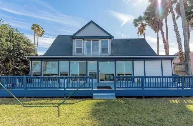 Bayside Waterfront Home with Patio & Games Room