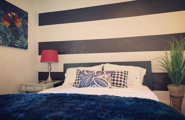 Bayview Oakland hills- 1st floor guest home