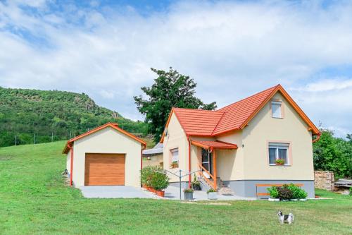 Bazaltorgona Apartman