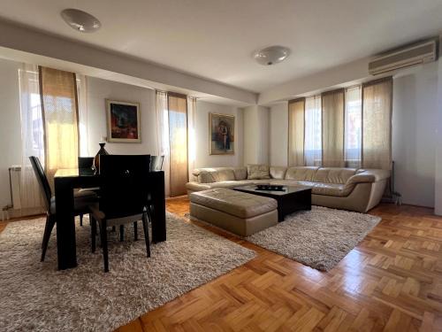 BD Lux Apartment & Garage