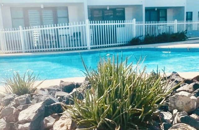 Beach Apartment/Private beach entrance/Pool