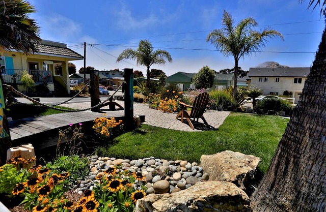 Beach Bungalow Inn and Suites