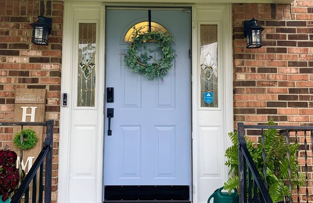 Beach Family Time Enjoy The Backyard Pool And Sunroom