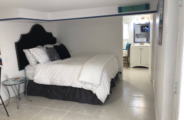 Beach front getaway at Mid-Tide