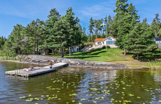 Beach front home in Köpmannebro