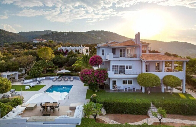 Beach front villa with private sea water pool & amazing sea view to Saronic golf