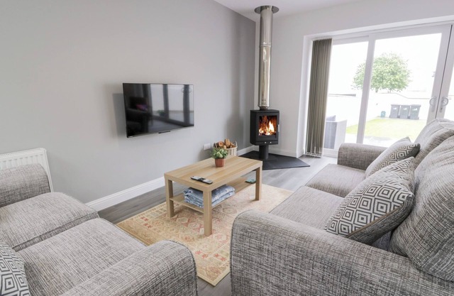 BEACH HOUSE, family friendly, country holiday cottage in Stranraer