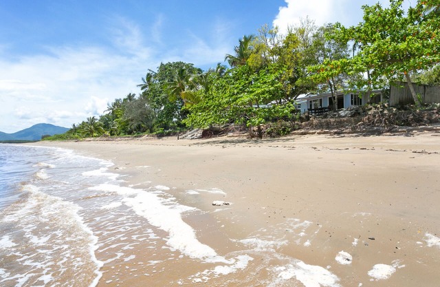 Beach House on Cinderella (absolute beachfront)