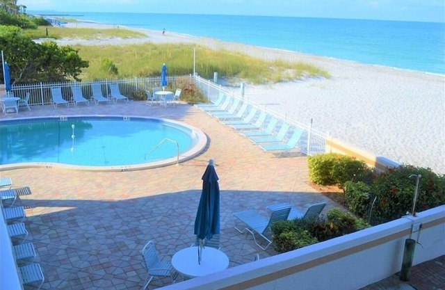 Beachcomber unit 204