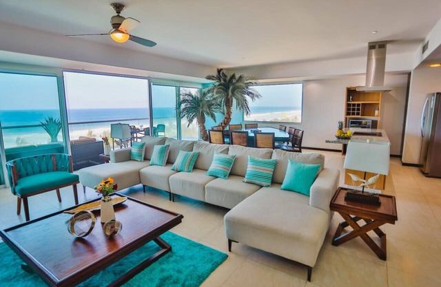 Beachfront 4 bedroom condo with amazing views