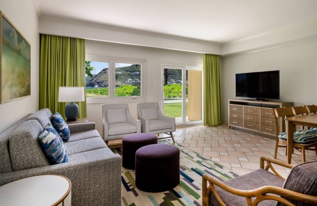 Beachfront Beauty 2BR Villa + 1 King & 2 Queen bed