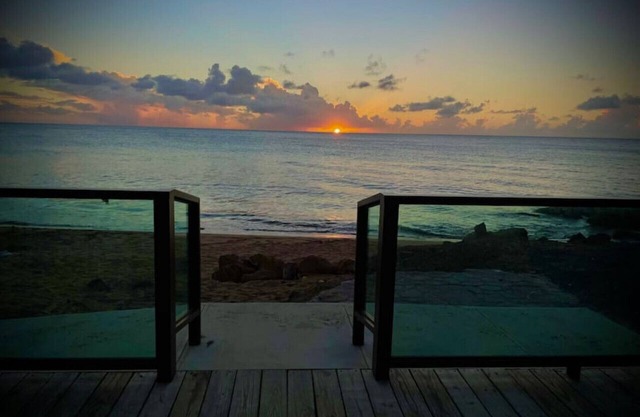 Beachfront King Suite