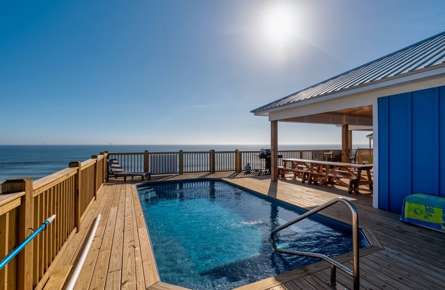 Beachfront, Private Pool, Through Lot! - Beach Happy