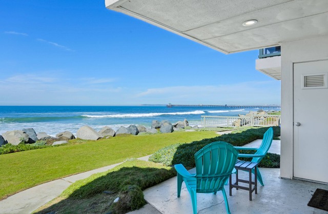 Beachfront, Sunsets, Modern, Newly Renovated