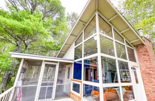 Beachside Cottage - on Lake Superior