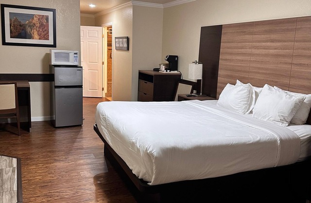 Beachwalker Inn and Suites