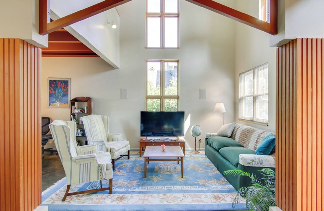 Bear House - 3 Blocks to Downtown Main St Bozeman!