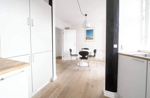 Beautiful 2-BR apartment - 307