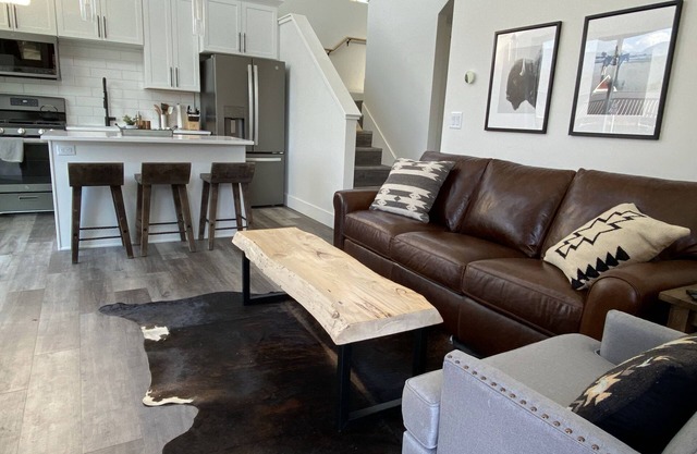 Beautiful 2BD + 2BA Home! King Beds! Hot Tub! Pool! Walk to downtown.