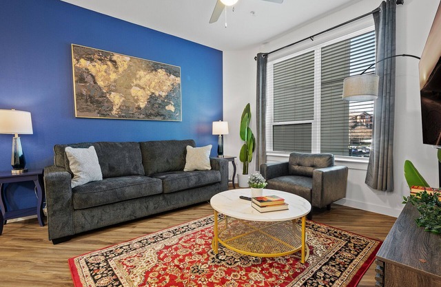 Beautiful 2BR in Riverside 5274