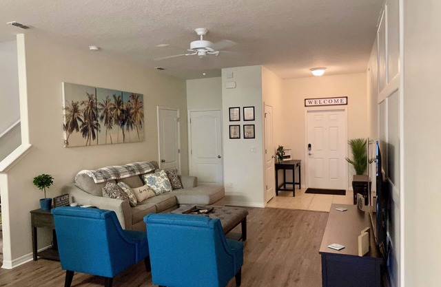 ★Beautiful 3BR 2.5 bath home near Disney★