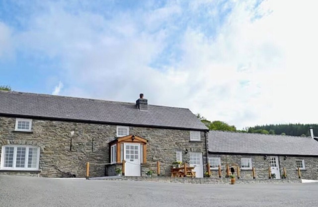 Beautiful 5* Cottage, sleeps 6 with two bathrooms