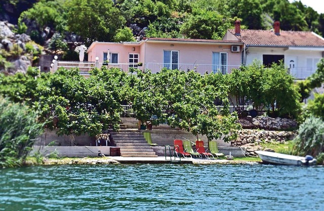 Beautiful apartment in Bacinska jezera