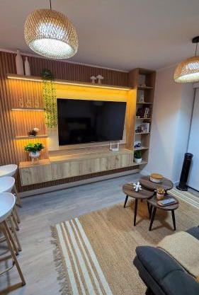 Beautiful Apartment 2B - 2B