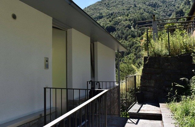 Beautiful apartment for 4 guests with WIFI, pool, TV, patio, pets allowed and panoramic view