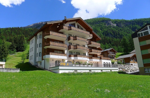 Beautiful apartment for 8 people with hot tub, WIFI, TV and balcony