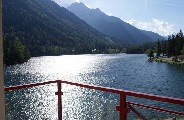 Beautiful apartment for 4 people with breathtaking views of Lake Champex