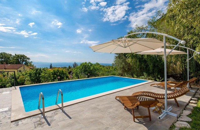 Beautiful Apartment In Ika With Wifi