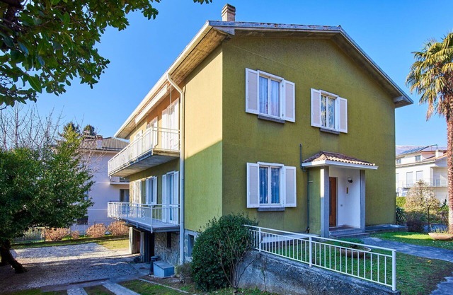 Beautiful apartment in villa for 16 people with WIFI, TV, balcony and pets allowed